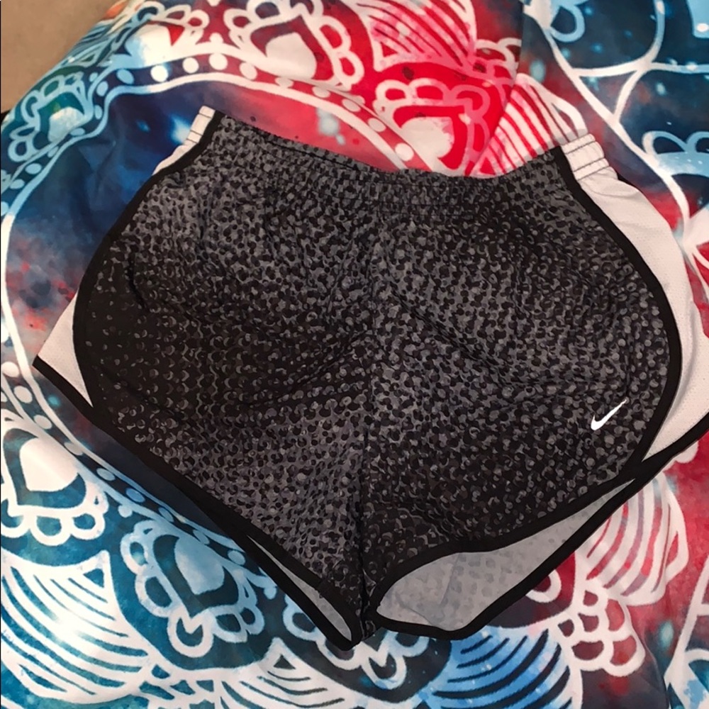 Nike shorts - Picture 1 of 5